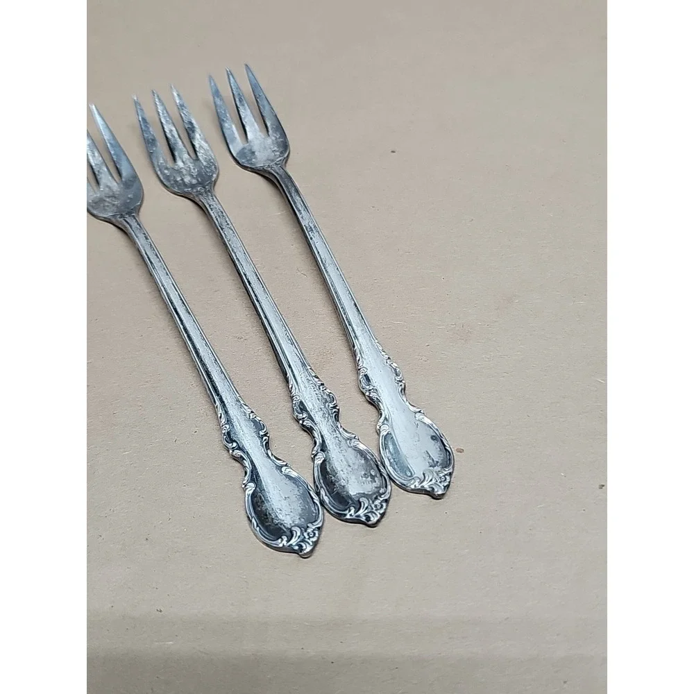 Wm. Rogers‎ Mfg 3 VTG Reflection Silverplate Cocktail Forks 5.5
